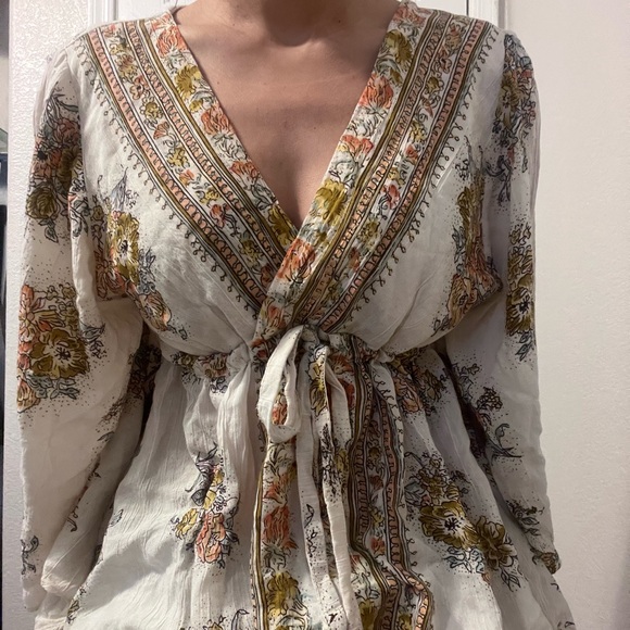 Angie V-Neck Flutter Sleeve Tie Front Top - Picture 3 of 16